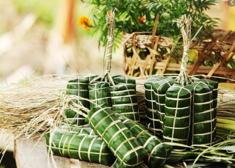 Bánh Tét Chay: Hương Vị Tết Dẻo Thơm Với Nhân Đậu Xanh