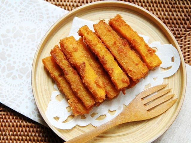 Bí Đỏ Chiên Bột: Món Ngọt Bùi Làm Tim Cá Sấu Tan Chảy