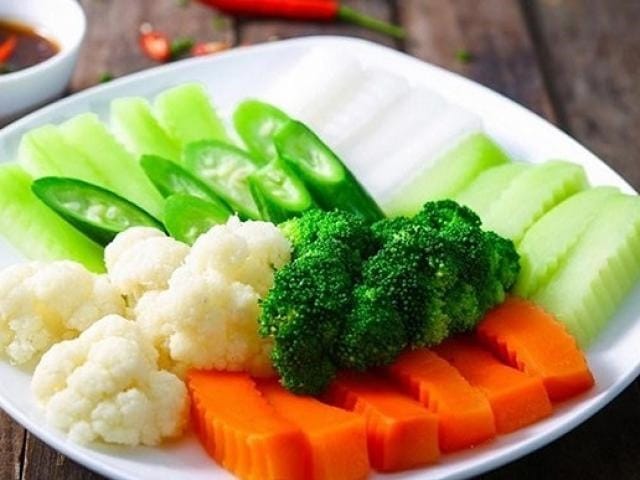 Cơm Rau Củ Luộc: Bữa Ăn Đơn Giản Mà Hạnh Phúc