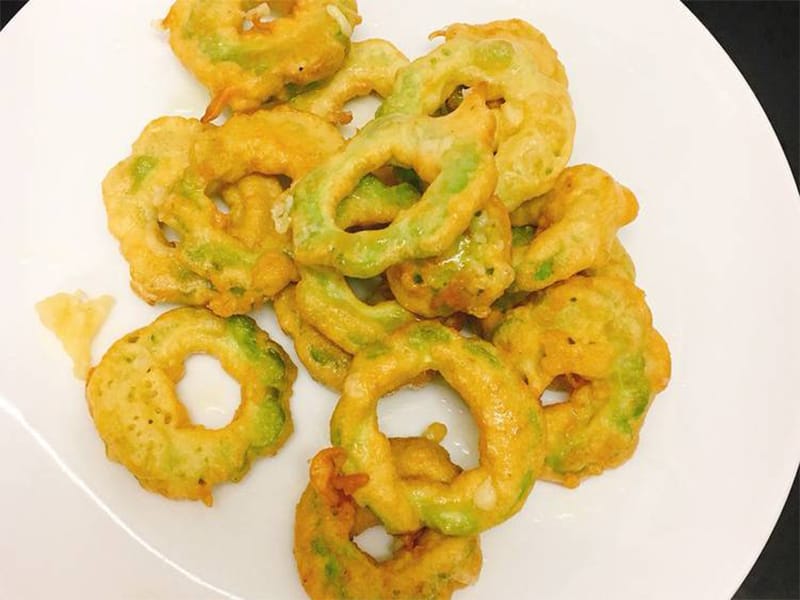 Khổ Qua Tẩm Bột Chiên: Giòn Rụm, Đắng Nhẹ, Chấm Muối Tiêu Là Mê!