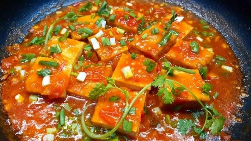 Đậu hũ sốt cà chua chay – Món chay đơn giản, chua ngọt dễ ăn