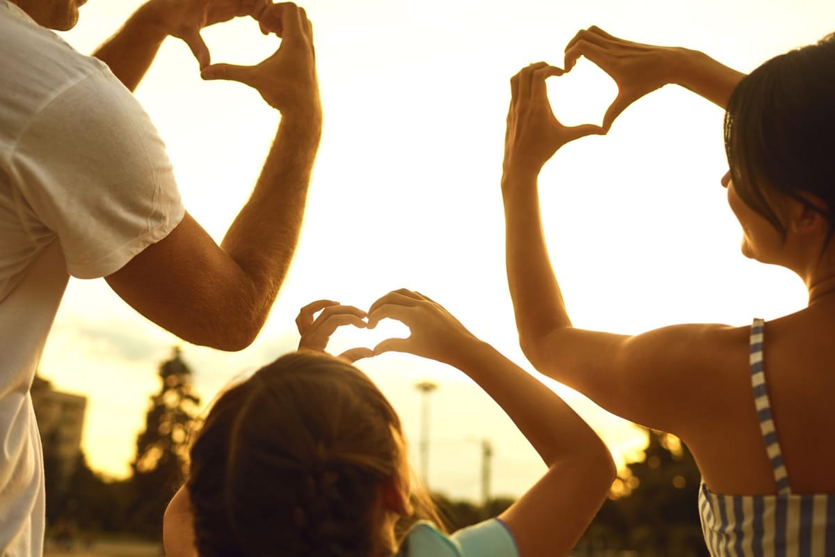 Một ngày sống chậm theo Pháp môn Làng Mai – Thực tập chánh niệm trong từng khoảnh khắc (Thực tập theo Pháp môn Làng Mai)