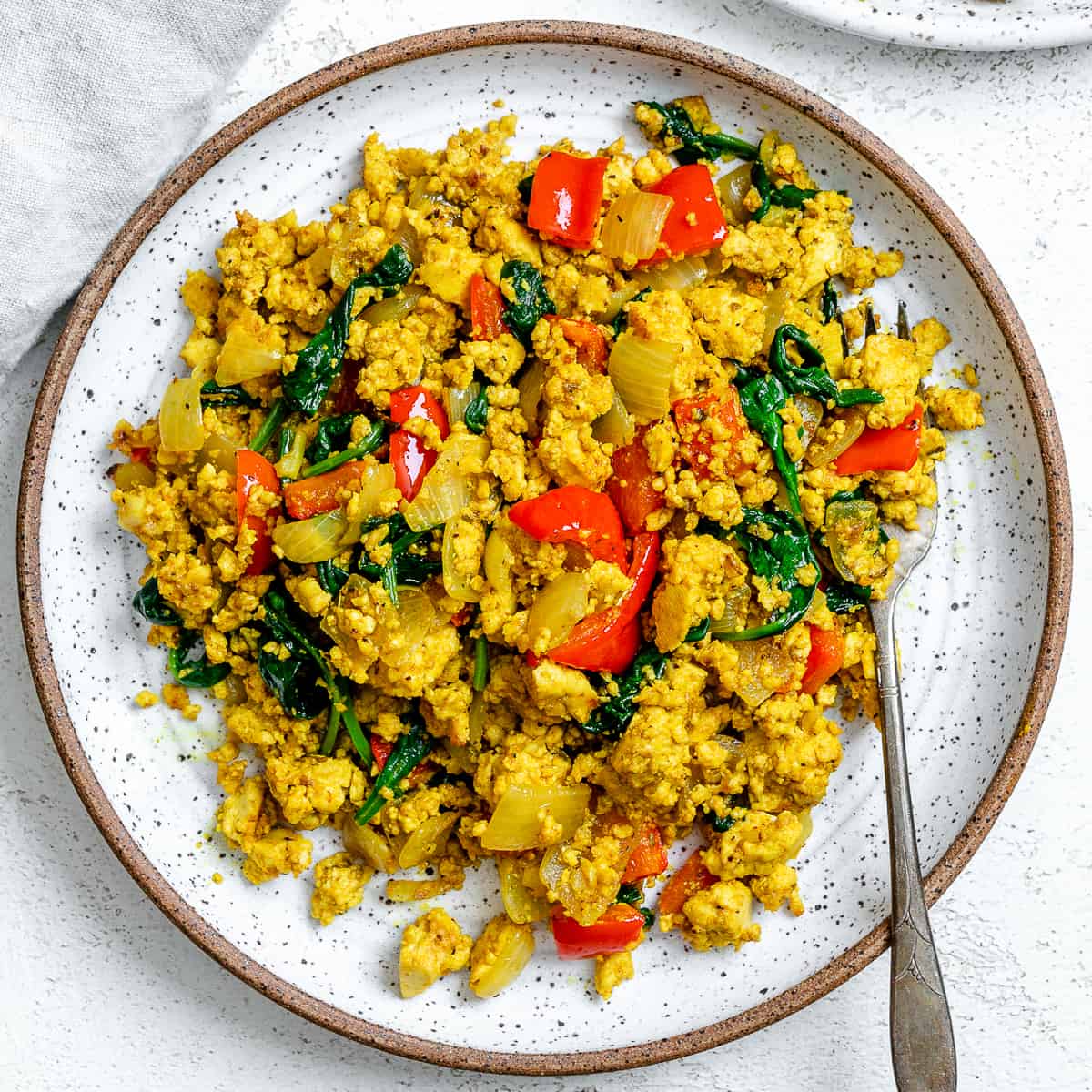 Tofu Scramble: Món Ăn Chay Ngon Đến Mức Bạn Sẽ Quên Thịt! 😋