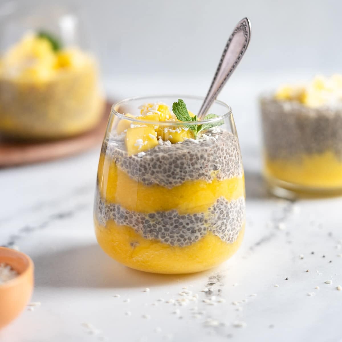 Pudding Hạt Chia Sữa Hạnh Nhân Xoài: Ngon Đến Mức “Cá Sấu” Cũng Phải Mê! 😍
