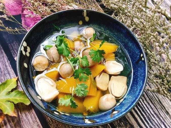 Canh Bí Đỏ Chay: “Cá Sấu” Nấu Xong Ngon Hết Nước Chấm!