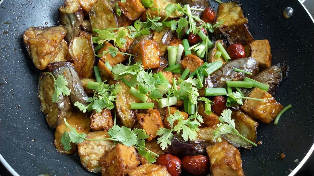 Cà Tím Kho Chay: Món Ngon Đậm Đà Với Đậu Hũ Và Ớt