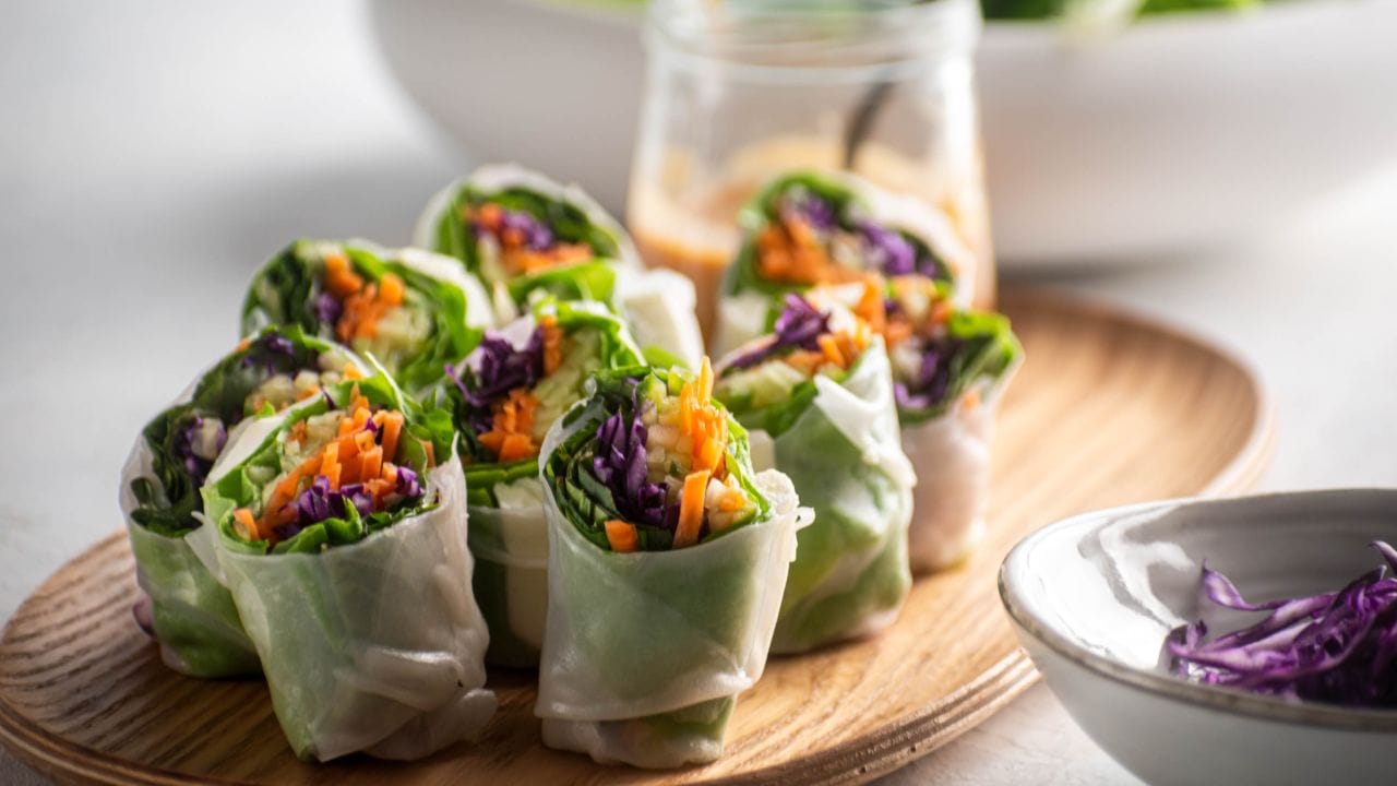 Gỏi Cuốn Chay Tươi Mát: Cá Sấu Chia Sẻ Cách Cuốn Đẹp, Ăn Ngon