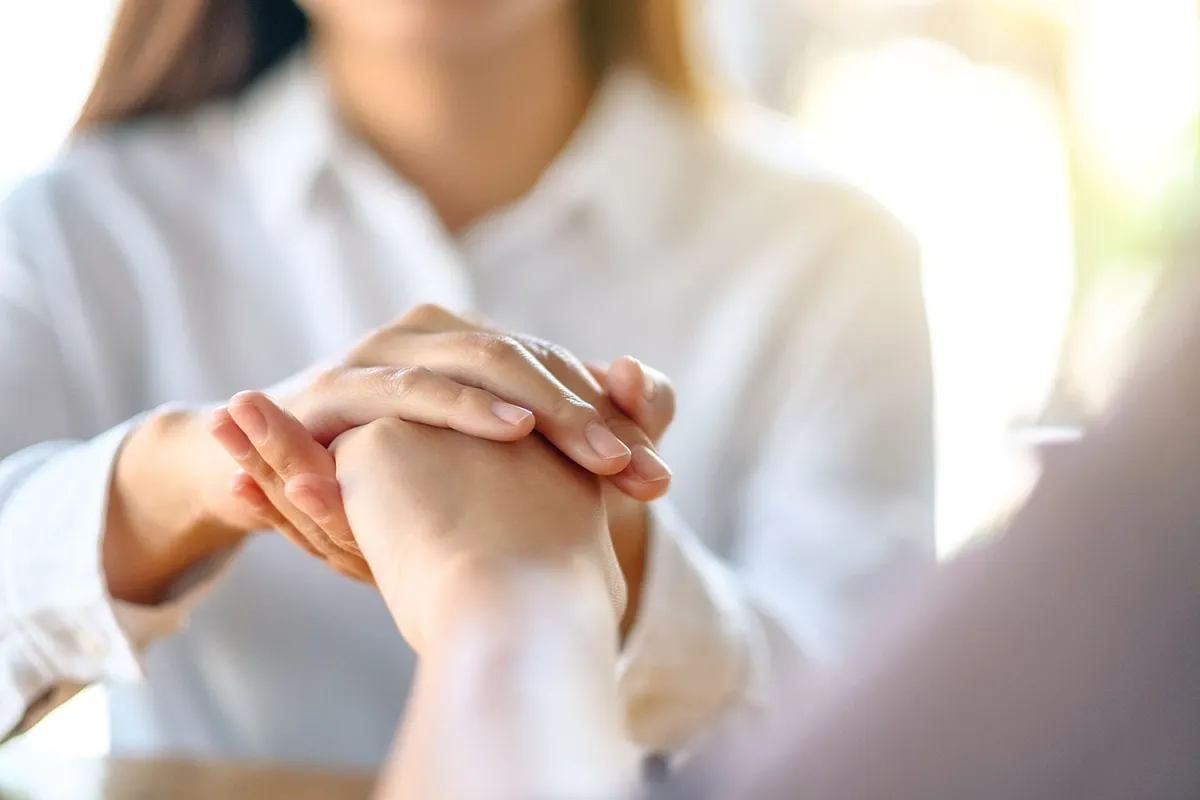 Khó tha thứ cho ai đó – Học cách buông xuống theo pháp môn Làng Mai