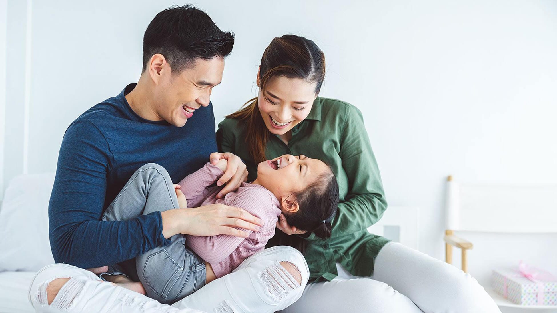 Nuôi dạy con trong chánh niệm – Khi cha mẹ học cách quay về (Thực tập theo Pháp môn Làng Mai)