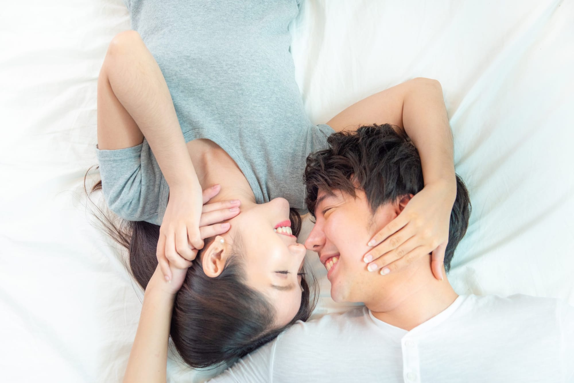 Vợ chồng hiểu nhau hơn qua thực tập lắng nghe – Khi im lặng trở thành cây cầu (Thực tập theo Pháp môn Làng Mai)