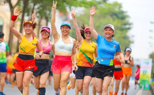 Xu Hướng Thời Trang Chạy Bộ Hiện Nay: Cập Nhật Phong Cách Trang Phục Chạy Bộ Mới Nhất