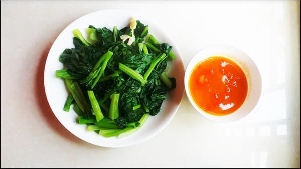 Cải Ngọt Luộc: Đơn Giản Mà Ngon, Chấm Mắm Tỏi Là Hết Sảy!