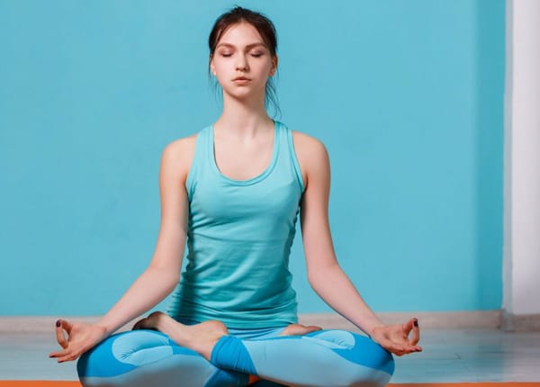 Cách Chọn Tư Thế Thiền: Hoa Sen, Bán Kiết Già Hay Ngồi Ghế? Tìm Sự Thoải Mái Khi Thiền