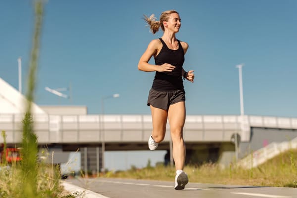 Chạy Buổi Sáng Hay Buổi Tối: Lựa Chọn Nào Tốt Hơn Cho Team Ăn Chay Chạy Bộ?