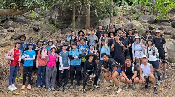 Hành Trình Leo Núi Bà Đen: Sống Xanh, Ăn Chay, Kết Nối Thiên Nhiên 🌿