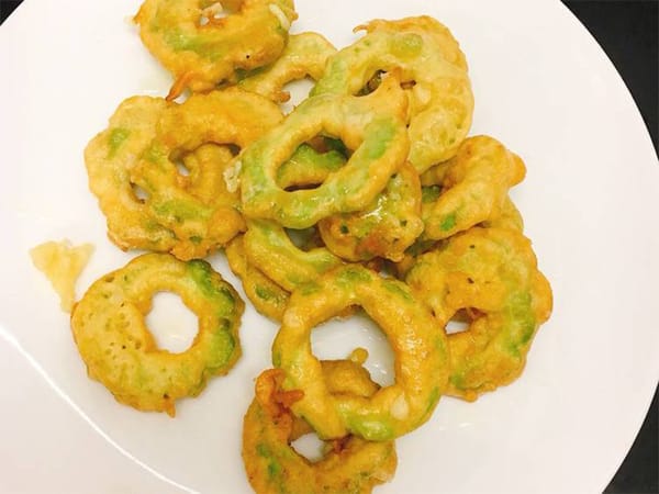 Khổ Qua Tẩm Bột Chiên: Giòn Rụm, Đắng Nhẹ, Chấm Muối Tiêu Là Mê!